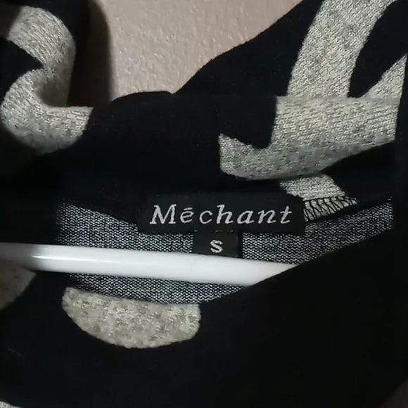 Méchant Black and White Patterned Pull Over Sweater w Front Design Button S - Picture 8 of 8